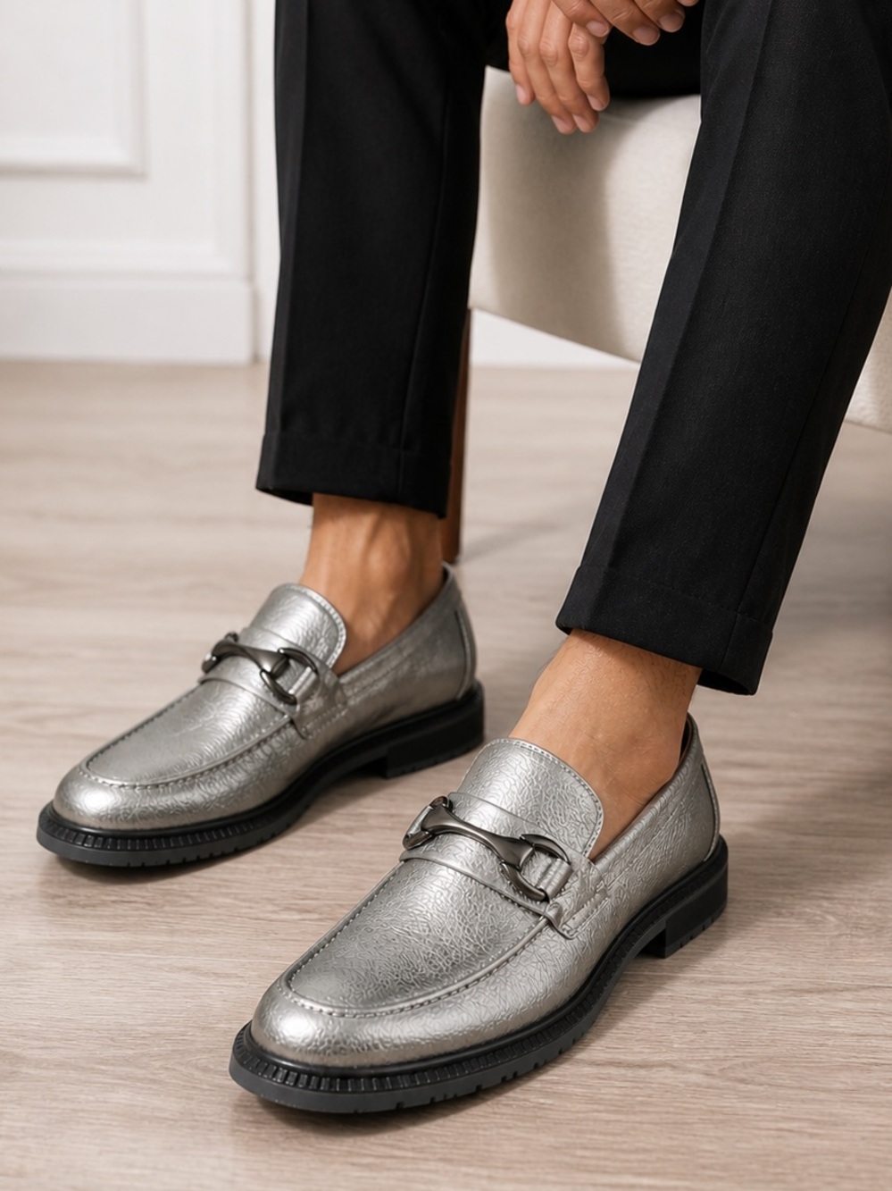 Kenneth Cole Reaction Silver Metal Bit Men’s Loafers - Size 7